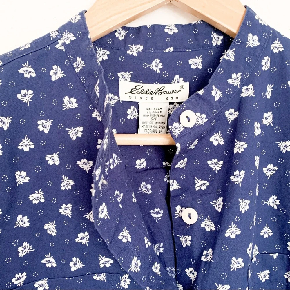 Eddie Bauer Floral Button down Blouse size s - Picture 3 of 8